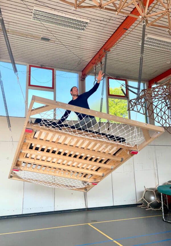 The Flite literally started as a “flying bed”, but we learned that what you actually want to do on the Flite is… surfing! Air-surfing as we call it