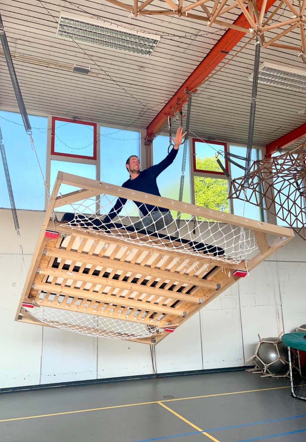 The Flite literally started as a “flying bed”, but we learned that what you actually want to do on the Flite is… surfing! Air-surfing as we call it